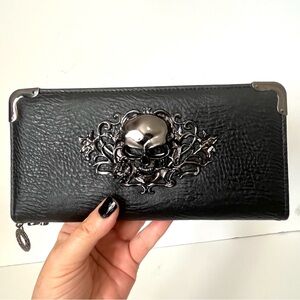 NWT Black Faux Leather Skull Wallet Wristlet Clutch Zip Around Phone Case Large